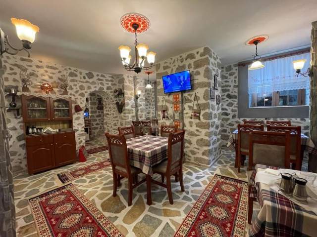Tirane, ofert 3+1 Kati -1, 201 m² 1.800 Euro (Shallvaret)