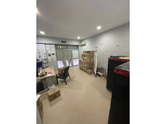 Tirane, shitet dyqan Kati 0, 28 m² 47.000 Euro (Komuna e Parisit)