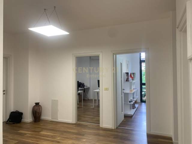 Tirane, shitet apartament 2+1 Kati 3, 136 m² 310.000 Euro (Papa Gjon Pali 2)
