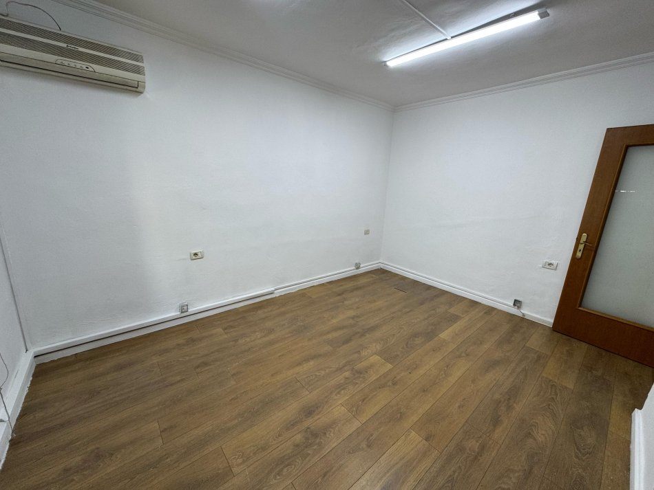 Tirane, jepet me qera apartament 1+1 Kati 1, 65 m² 450 € (muhamet gjollesha)