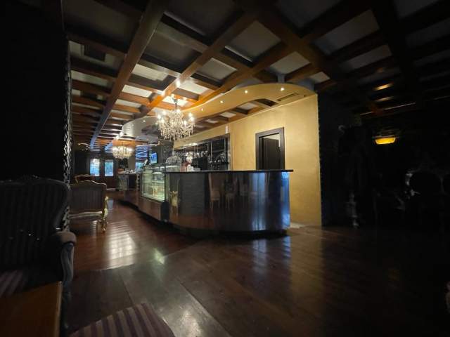 Tirane, shes lokal Kati 0, 354 m² 2.000.000 Euro (AIR ALBANIA)