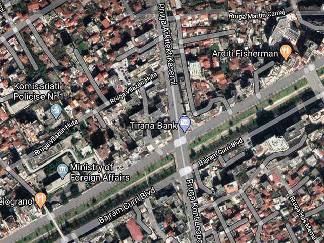 Tirane, shitet dyqan 200 m² 120.000 Euro