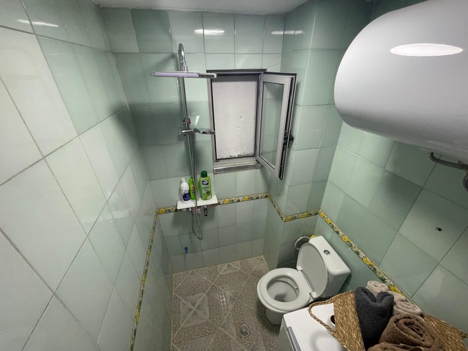 Tirane, jepet me qera apartament 2+1 Kati 1, 100 m² 800 € (Hoxha Tahsim)