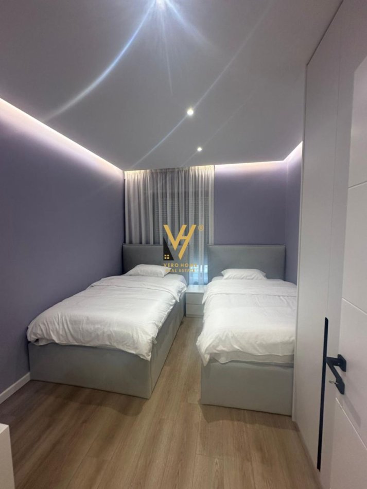 Tirane, jepet me qera apartament 2+1+Ballkon Kati 7, 98 m² 1.200 € (BULEVARDI I RI)