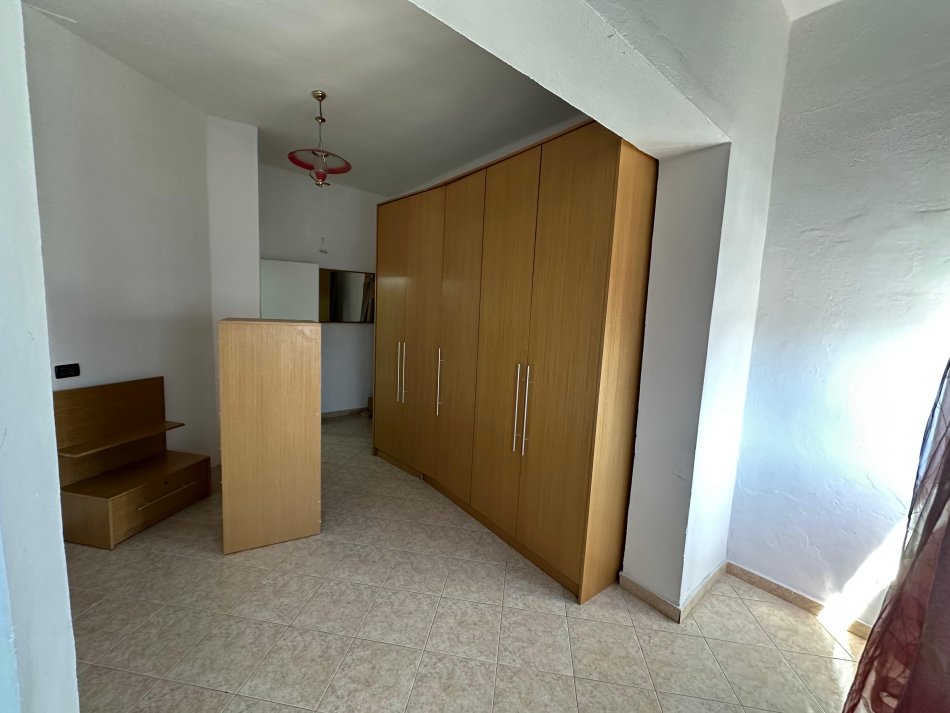 Shqiperi, jepet me qera apartament 1+1 Kati 4, 70 m² 450 € (21 dhjetori)