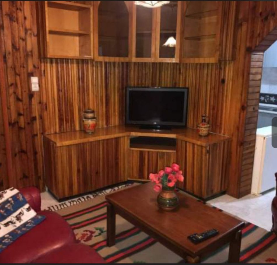 Tirane, jepet me qera apartament 1+1 Kati 2, 70 m² 400 € (Medrese)