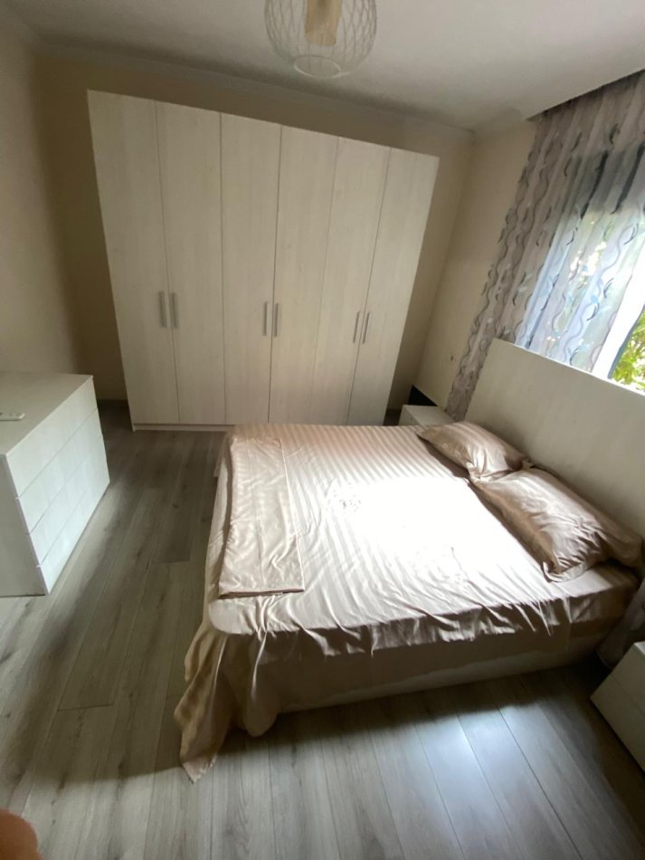 Tirane, jepet me qera apartament 2+1 Kati 1, 90 m² 450 € (SIRI KODRA)