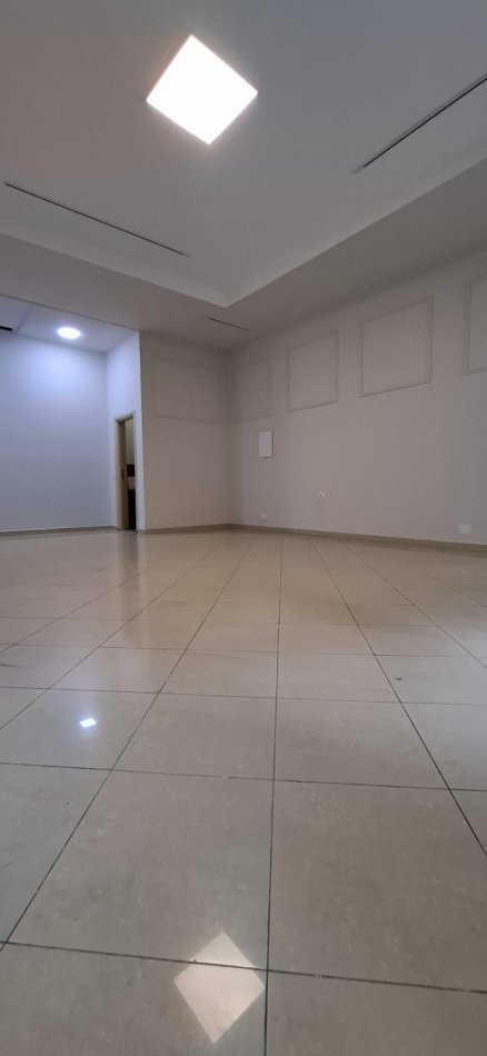 Tirane, jepet me qera ambjent biznesi Kati 0, 53 m² 350 € (Pallati me Shigjeta)