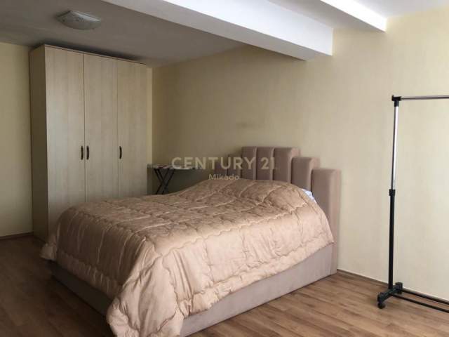 Tirane, jepet me qera apartament 3+1+A+BLK Kati 5, 210 m² 750 Euro (Liqeni i Thate)