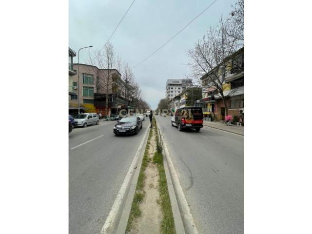 Tirane, shitet Vile 5+1+A+BLK Kati 0, 897 m²  (Rruga e Dibres)