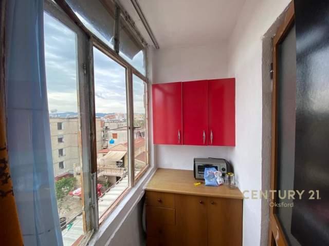 Tirane, shitet apartament 1+1 Kati 4, 53 m² 55.000 Euro (Bulevardi Zhan Dark)