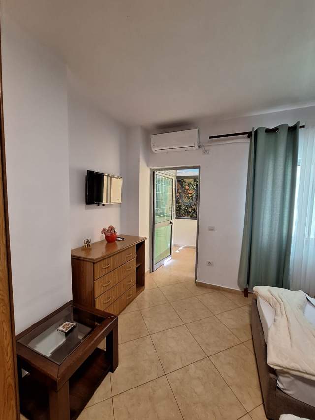Tirane, jepet me qera 1+1+BLK Kati 2, 40 m² 400 Euro (Rruga e Durresit)