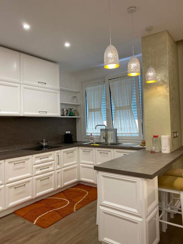 Tirane, shes apartament 3+1+BLK Kati 4, 160 m² 215.000 Euro (kopshti zologjik)