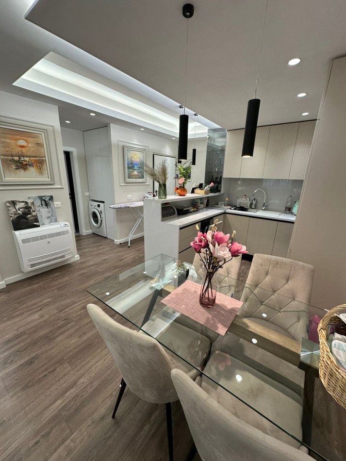 Tirane, shitet apartament 2+1 Kati 2, 90 m² 190.000 € (Rruga e Ullinjve)
