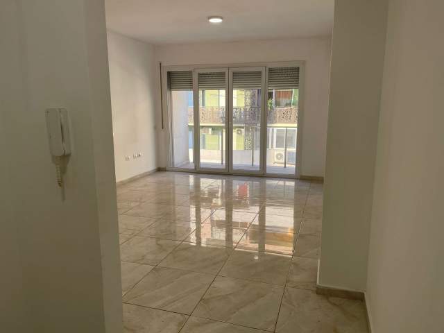 Tirane, jepet me qera apartament 1+1+BLK Kati 4, 60 m² 400 Euro (Rruga Dritan Hoxha)