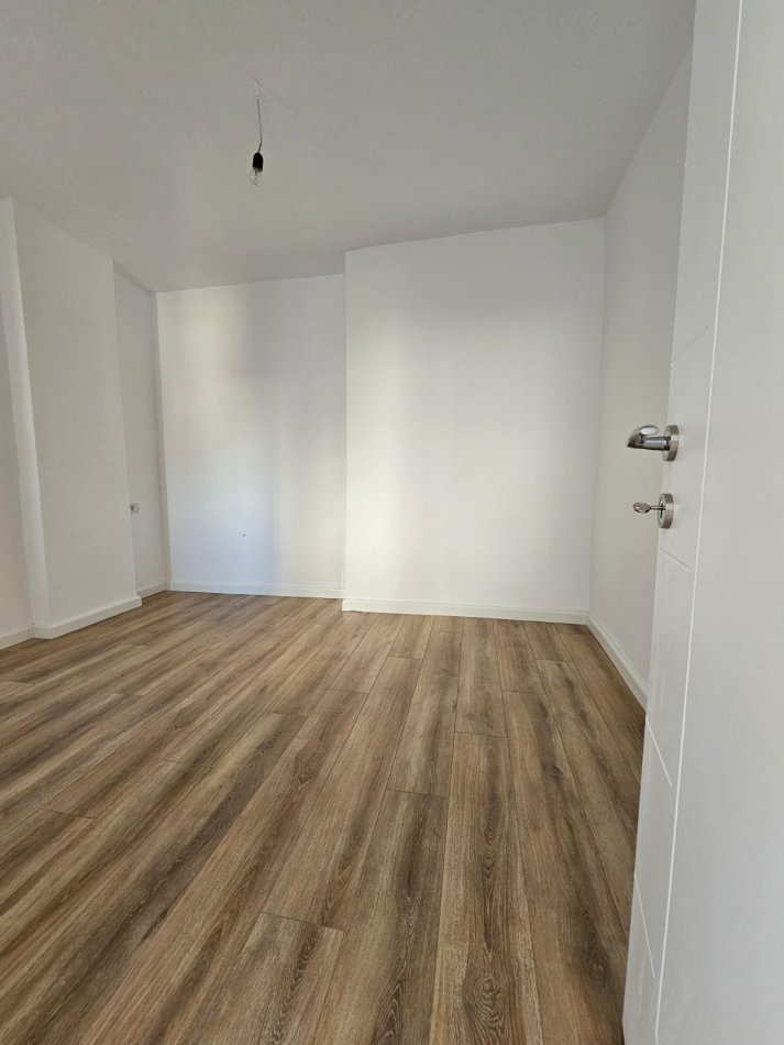 Tirane, shitet apartament 1+1 Kati 5, 44 m² 106.000 € (rruga sander prosi)