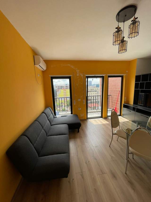 Tirane, jepet me qera apartament 1+1+BLK Kati 10, 70 m² 45.000 Leke (Rruga e Dibres)