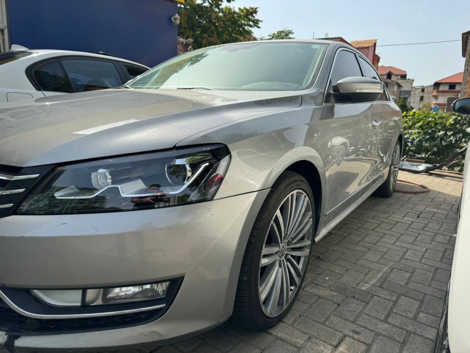 okazion Tirane, shes makine Passat Nafte, 8500 € sherbimet e bera