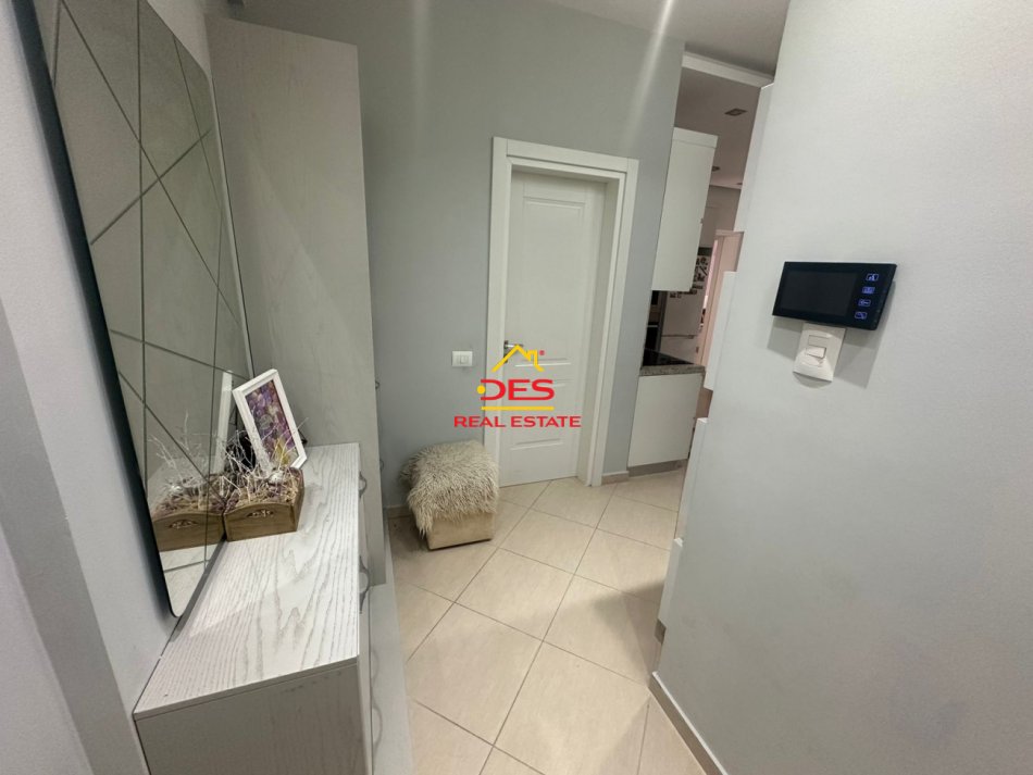 Vlore, shitet apartament 2+1 Kati 7, 300.000 € (Rruga Murat Terbaci)