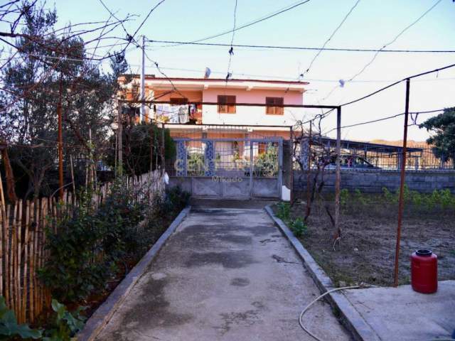 Tirane, shitet Vile 3 Katshe Kati 0, 500 m² 200.000 Euro (Vore)