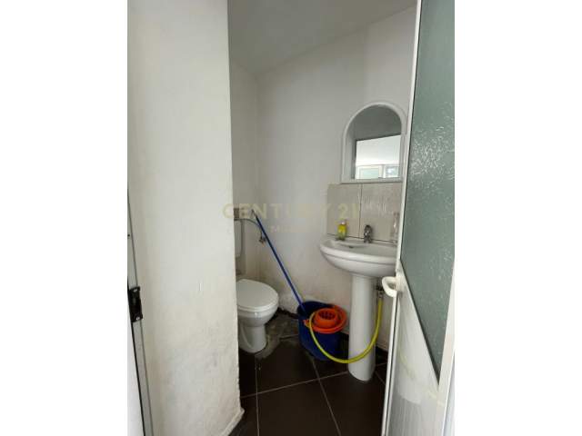 Tirane, jepet me qera ambjent biznesi Kati 0, 60 m² 500 Euro (kopshti zoologjik)