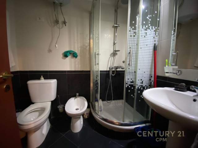 Tirane, jepet me qera apartament 1+1+A+BLK Kati 3, 68 m² 350 Euro (Jordan Misja)