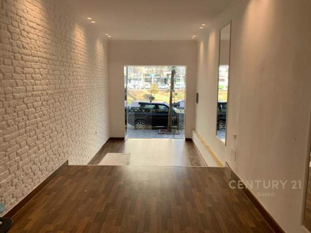 Tirane, shitet dyqan Kati 0, 35 m² 185.000 Euro (Pallatet Agimi)