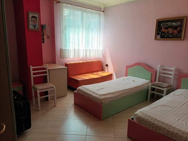 Tirane, jepet me qera apartament 2+1+BLK Kati 3, 90 m² 450 Euro (shkolla Drita Pelinku.)