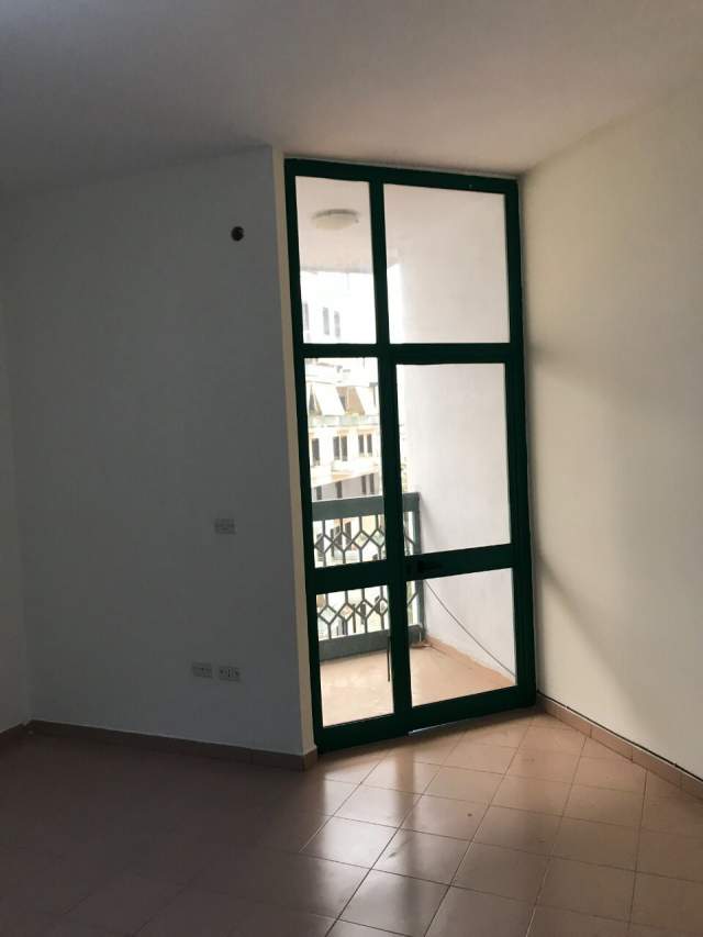 Tirane, jepet me qera ambjent biznesi 165 m² 800 Euro