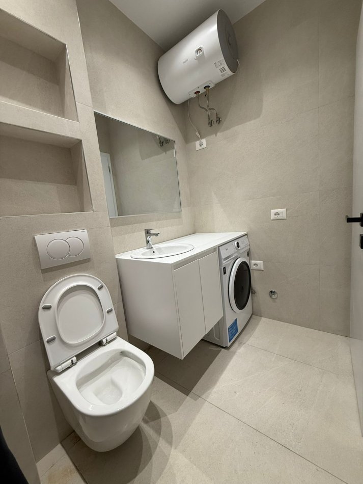 Tirane, jepet me qera apartament 1+1 Kati 8, 70 m² 450 € (yzberisht)