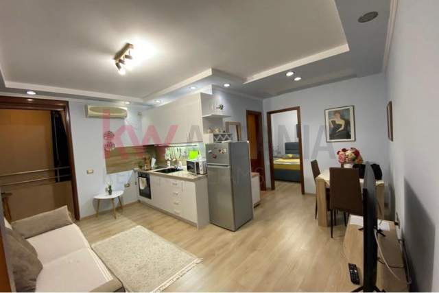 Tirane, jepet me qera apartament 1+1 Kati 6, 60 m² 550 Euro