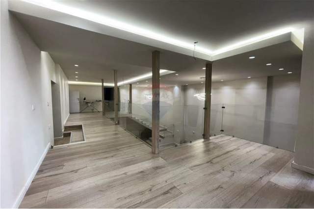 Tirane, shitet apartament duplex 3+1+A+BLK Kati 1, 160 m² 160.000 Euro (Rr. Kavajes)