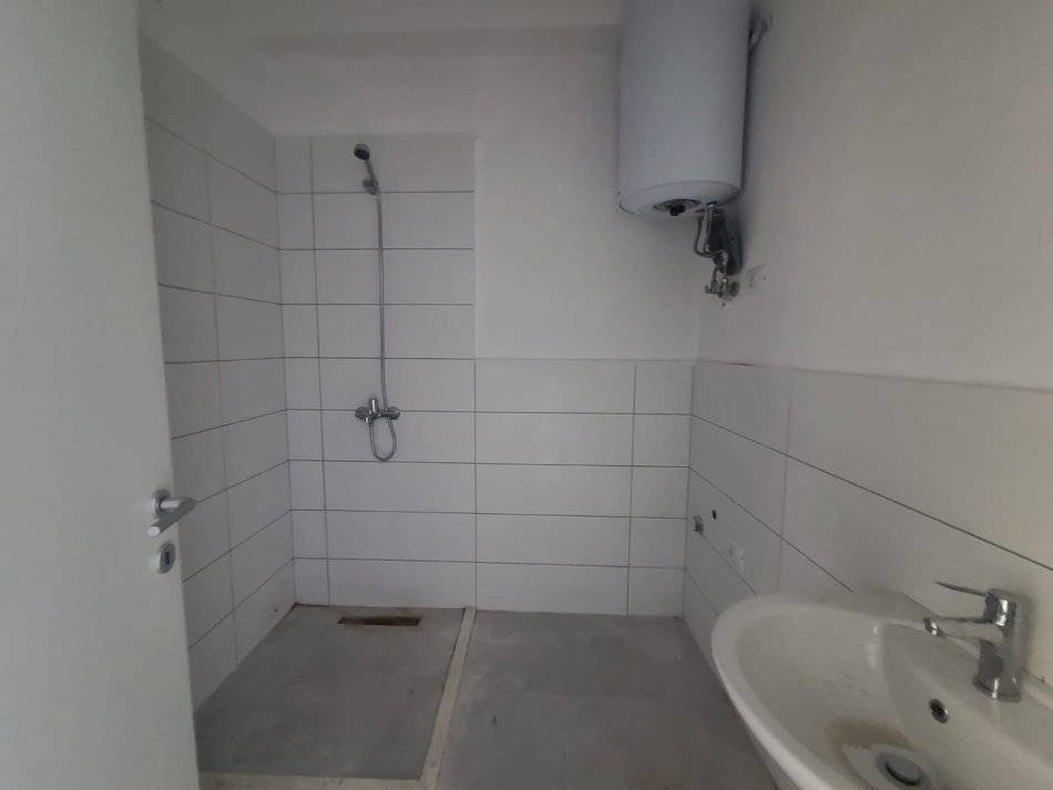 Tirane, shitet apartament Kati 3, 53 m² 132.000 € (Mbrapa Ambasades Amerikane)