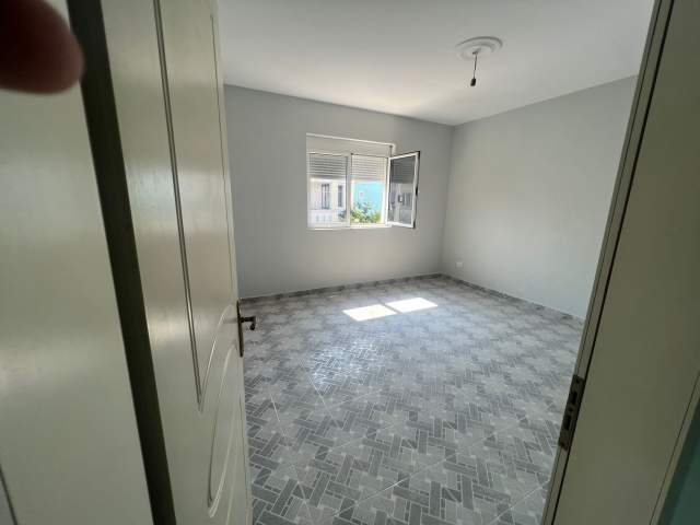 Tirane, jepet me qera Vile 2+1+BLK Kati 2, 152 m² 500 Euro (rruga Shaban Bardhoshi)