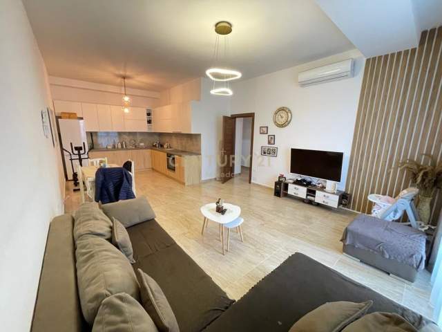Tirane, shitet apartament Kati 9, 112 m² 173.000 Euro (Rruga e Kavajes)