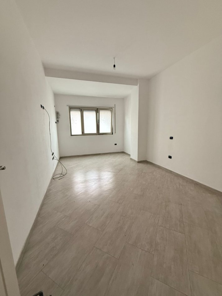 shitet 2+1+Ballkon Kati 4, 116 m² 173.000 € (Rruga Mujo Ulqinaku)
