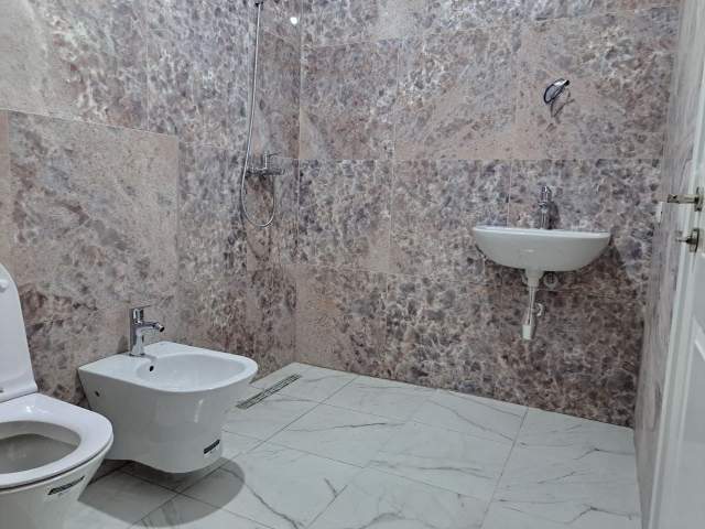 Tirane, jepet me qera apartament Kati 4, 104 m² 400 Euro (Kongresi i Manastirit)