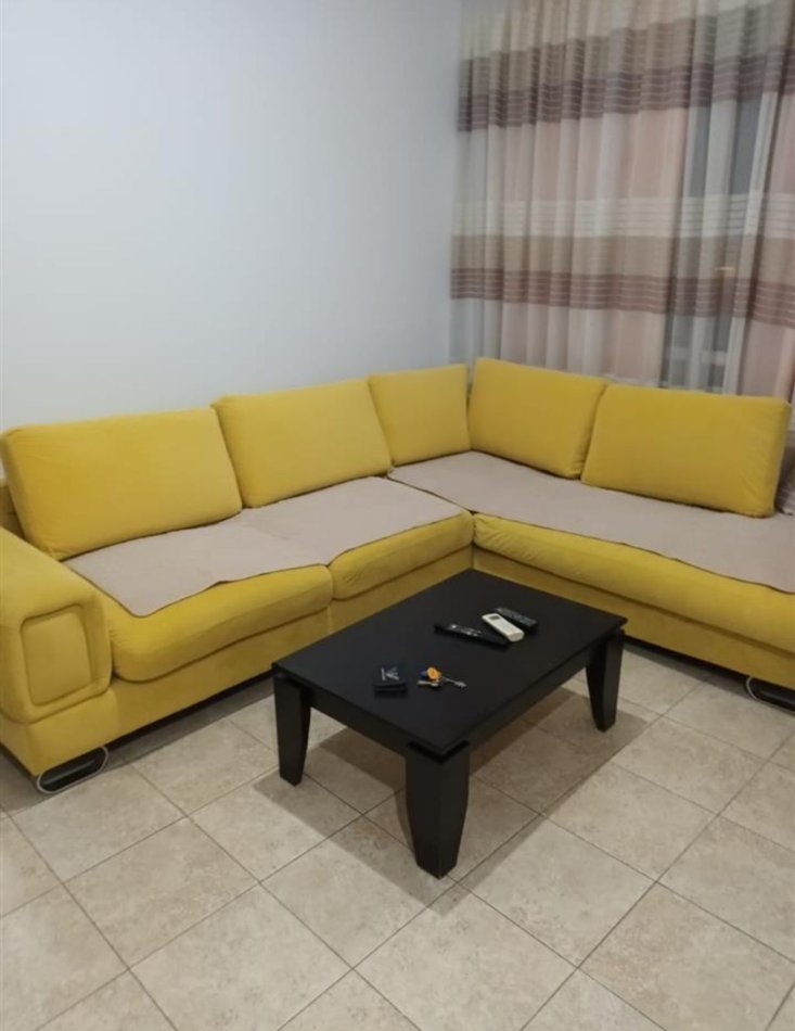 Tirane, jepet me qera apartament 1+1 Kati 9, 130 m² 400 € (21 dhjetori)