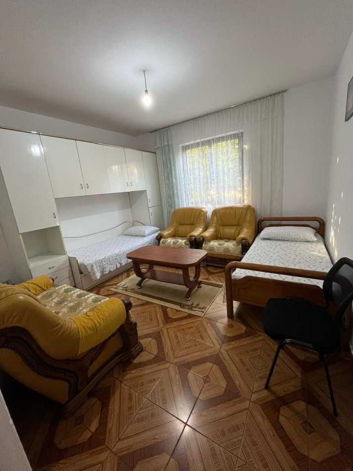 Tirane, jepet me qera apartament 2+1 Kati 1, 110 m² 500 € (QSUT)