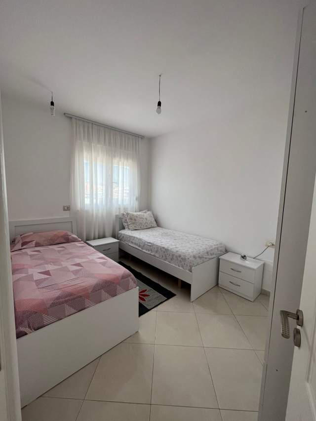 Tirane, jepet me qera apartament 1+1+BLK Kati 6, 86 m² 400 Euro (Rruga Kongresi i Manastirit)