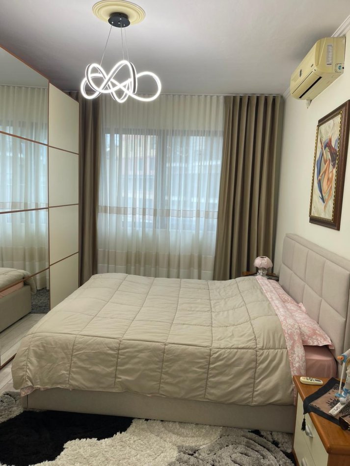 Tirane, jepet me qera apartament 1+1, Kati 3, 70 m² 700 € (Rruga e Kosovareve)