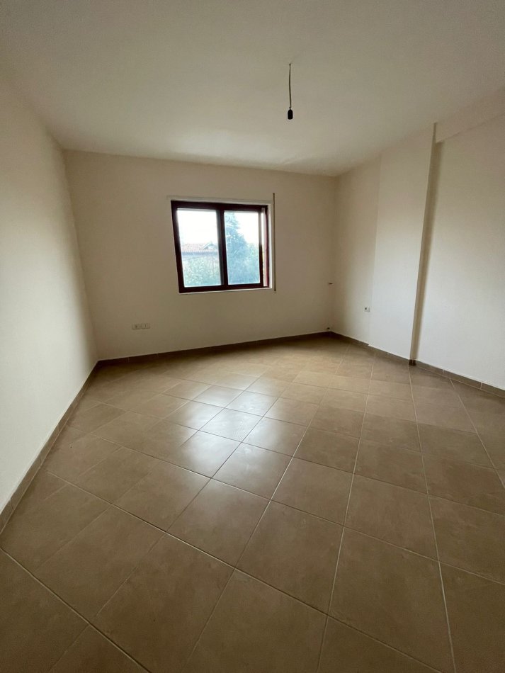 Tirane, shitet apartament 2+1+Ballkon Kati 1, 115 m² 184.608 € (PRANE GJIMNAZIT PARTIZANI)