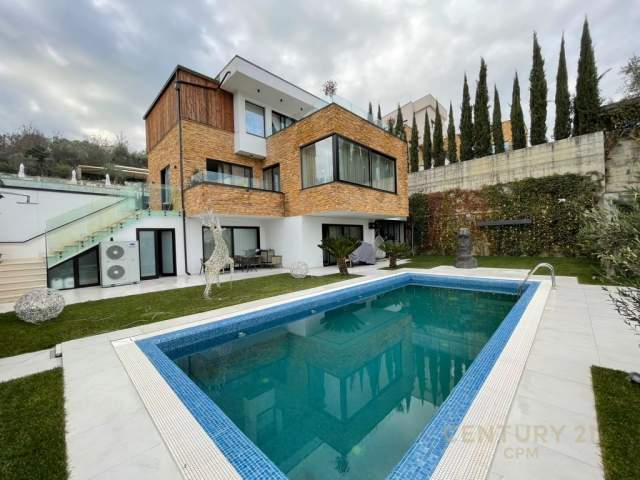 Tirane, shitet Vile Kati 4, 908 m² 820.000 Euro (Qendra tregetare TEG)