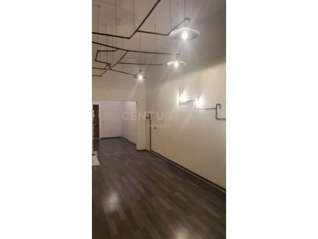 Tirane, shitet ambjent biznesi Kati 0, 28 m² 40.000 Euro (Laprake)