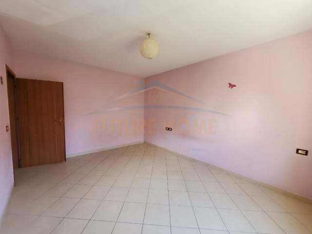 Tirane, jepet me qera apartament 1+1+BLK Kati 3, 60 m² 350 Euro (kongresi lushnjes)