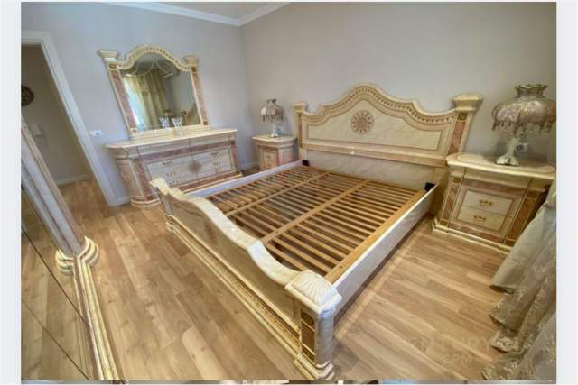 Tirane, jepet me qera apartament 122 m² 1.200 Euro (Liceu Artistik)