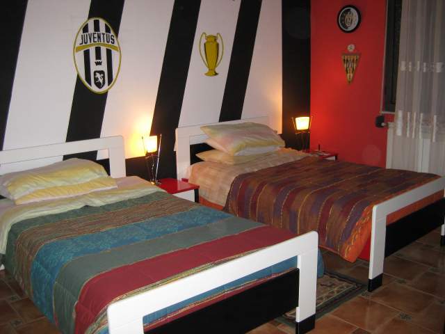 Tirane, jepet me qera apartament 3+1 Kati 2, 150 m² 900 Euro (Rruga Elbasanit)
