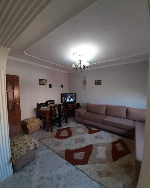 Tirane, jepet me qera apartament 1+1 Kati 4, 60 m² 400 Euro (Ali Demi)