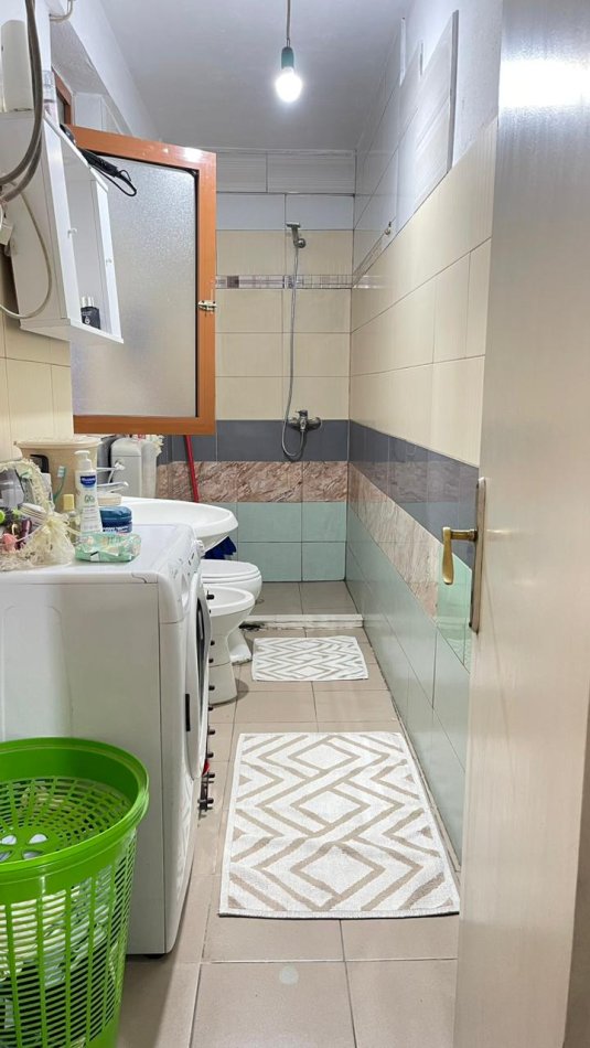 Tirane, jepet me qera apartament 1+1 Kati 1, 70 m² 450 € (rruga jordan misja)