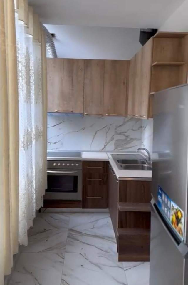 Durres, jepet me qera apartament 2+1+BLK Kati 2, 90 m² 30.000 Leke (Rruga Pavaresia)